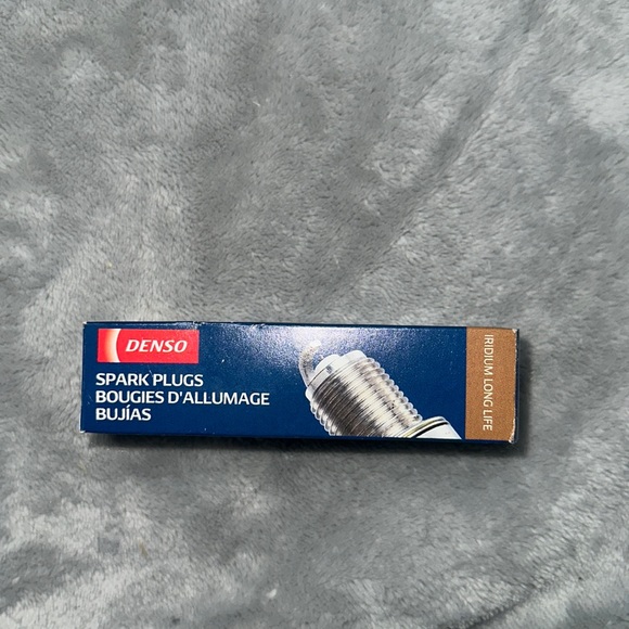 DENSO Iridium Long-Life Spark Plug FK20HR11, 3426 - Picture 1 of 5